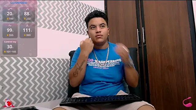 Snapshot of Zeus3_ chatting on September 12, 2025, 1:44 pm Zeus3 online show from September 12, 2025, 1:44 pm