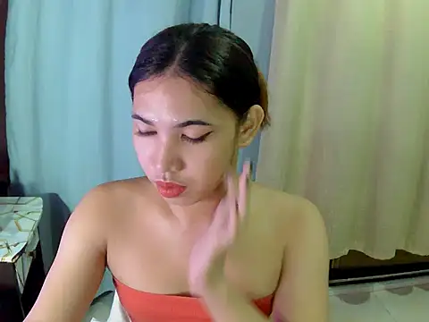 Chen Lavin online show from November 3, 2025, 6:22 pm