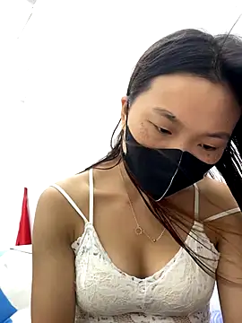 Snapshot of Thanh-18 chatting on October 6, 2025, 4:08 pm Thanh-18 online show from October 6, 2025, 4:08 pm