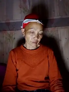 Snapshot of -Xuka-200 chatting on December 3, 2025, 11:42 am -Xuka-200 online show from December 3, 2025, 11:42 am