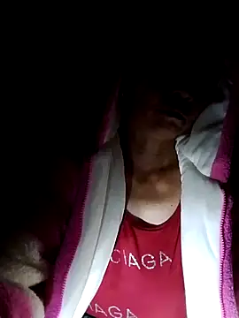 Snapshot of -Xuka-200 chatting on November 2, 2025, 10:59 pm -Xuka-200 online show from November 2, 2025, 10:59 pm