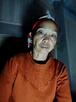 Snapshot of -Xuka-200 chatting on November 15, 2025, 1:15 pm -Xuka-200 online show from November 15, 2025, 1:15 pm