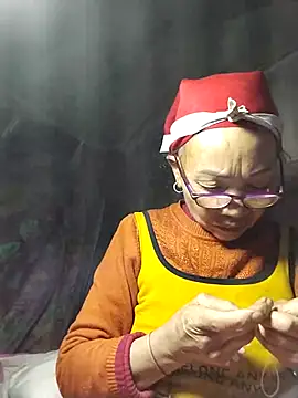 Snapshot of -Xuka-200 chatting on January 8, 2026, 12:00 pm -Xuka-200 online show from January 8, 2026, 12:00 pm