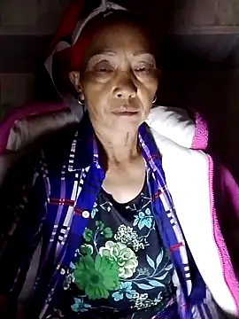 Snapshot of -Xuka-200 chatting on November 3, 2025, 11:08 pm -Xuka-200 online show from November 3, 2025, 11:08 pm