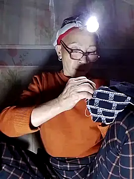 Snapshot of -Xuka-200 chatting on November 12, 2025, 12:20 pm -Xuka-200 online show from November 12, 2025, 12:20 pm