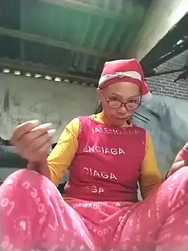 Snapshot of -Xuka-200 chatting on December 23, 2025, 1:16 am -Xuka-200 online show from December 23, 2025, 1:16 am