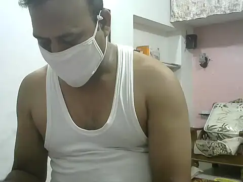 Famit025 online show from April 13, 2026, 6:56 pm