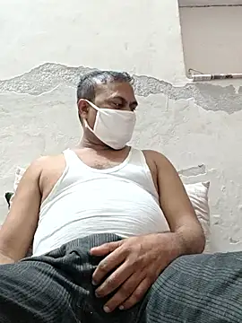 Snapshot of Famit025 chatting on January 16, 2026, 6:01 pm Famit025 online show from January 16, 2026, 6:01 pm