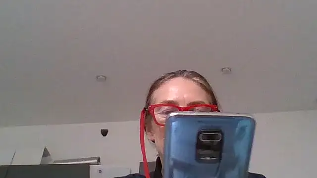 Snapshot of Doravelle chatting on January 9, 2026, 7:54 pm Doravelle online show from January 9, 2026, 7:54 pm