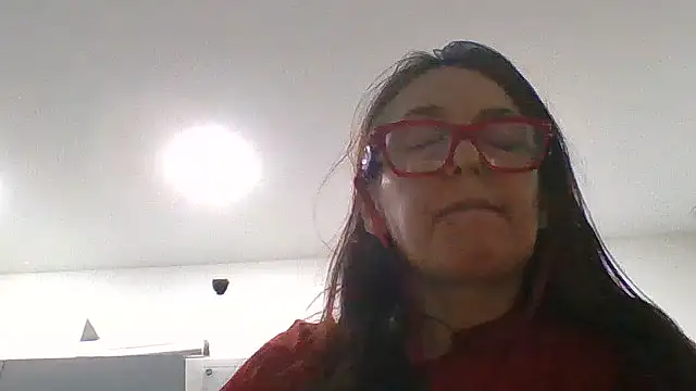 Snapshot of Doravelle chatting on January 10, 2026, 5:52 pm Doravelle online show from January 10, 2026, 5:52 pm