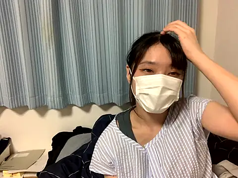 ituki 0415 online show from November 4, 2025, 5:28 pm