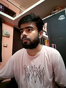 Snapshot of soniriyaa010101 chatting on May 19, 2026, 8:21 am soniriyaa010101 online show from May 19, 2026, 8:21 am