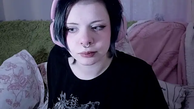 Snapshot of Alice_Zev chatting on April 25, 2026, 11:35 pm Alice Zev online show from April 25, 2026, 11:35 pm