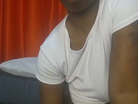 Snapshot of mzozoyi chatting on April 2, 2026, 7:42 pm mzozoyi online show from April 2, 2026, 7:42 pm