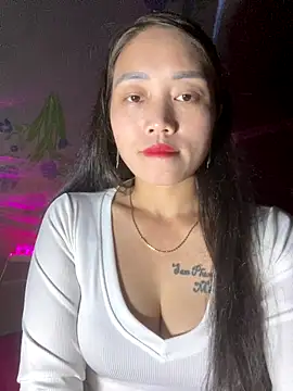 chipp-bong online show from November 11, 2025, 1:50 pm