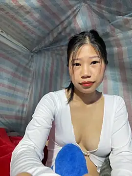 Snapshot of Mollie_jane chatting on November 16, 2025, 3:33 am Mollie jane online show from November 16, 2025, 3:33 am