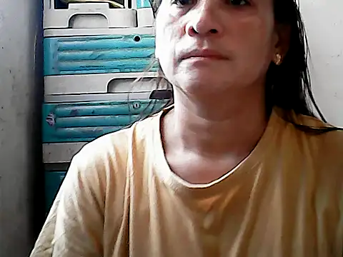 yoursPinayMama1682 online show from November 25, 2025, 12:22 am