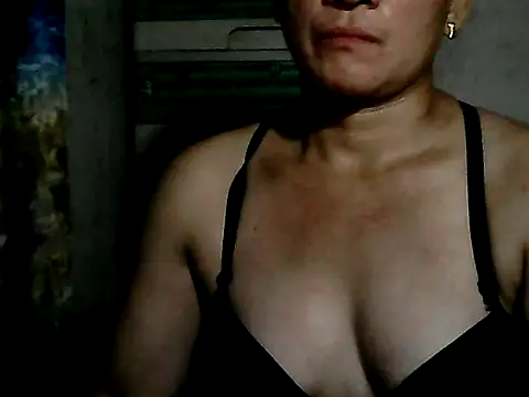 yoursPinayMama1682 online show from November 21, 2025, 1:54 pm