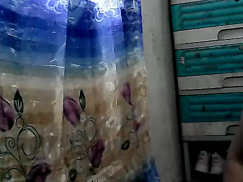 yoursPinayMama1682 online show from November 18, 2025, 7:33 am