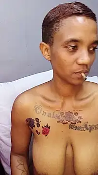 JANIELEE online show from November 19, 2025, 9:48 pm