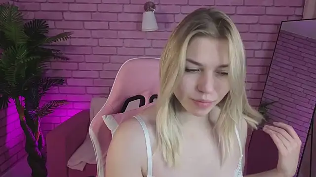 Margo Robbbie online show from November 21, 2025, 4:50 pm