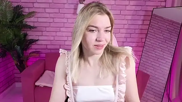 Margo Robbbie online show from November 4, 2025, 1:20 am