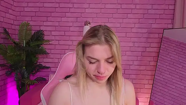 Margo Robbbie online show from November 29, 2025, 1:39 am