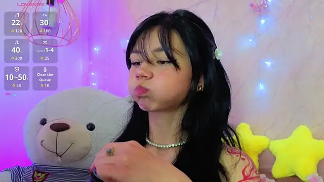 april bennett online show from April 7, 2026, 1:13 pm