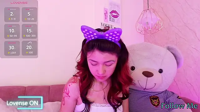 Snapshot of april_bennett chatting on September 24, 2025, 12:22 pm april bennett online show from September 24, 2025, 12:22 pm