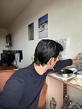 bisexevaa online show from April 20, 2026, 9:45 am