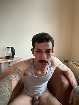 bisexevaa online show from April 13, 2026, 5:22 am