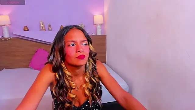Snapshot of BiancaEmber9 chatting on September 29, 2025, 11:49 am BiancaEmber9 online show from September 29, 2025, 11:49 am