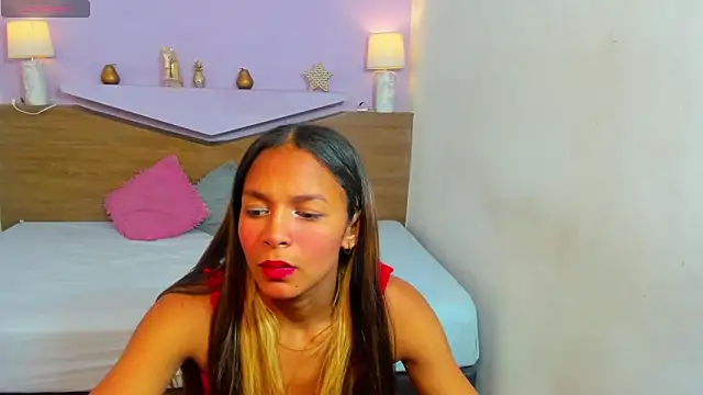 Snapshot of BiancaEmber9 chatting on September 30, 2025, 12:22 pm BiancaEmber9 online show from September 30, 2025, 12:22 pm