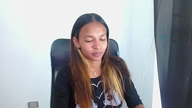 Snapshot of BiancaEmber9 chatting on September 10, 2025, 3:44 pm BiancaEmber9 online show from September 10, 2025, 3:44 pm