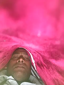 Snapshot of Chanderi19 chatting on December 15, 2025, 4:46 pm Chanderi19 online show from December 15, 2025, 4:46 pm