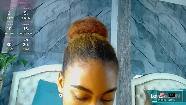 Snapshot of Alisha_Ebonyy chatting on October 6, 2025, 12:06 pm Alisha Ebonyy online show from October 6, 2025, 12:06 pm