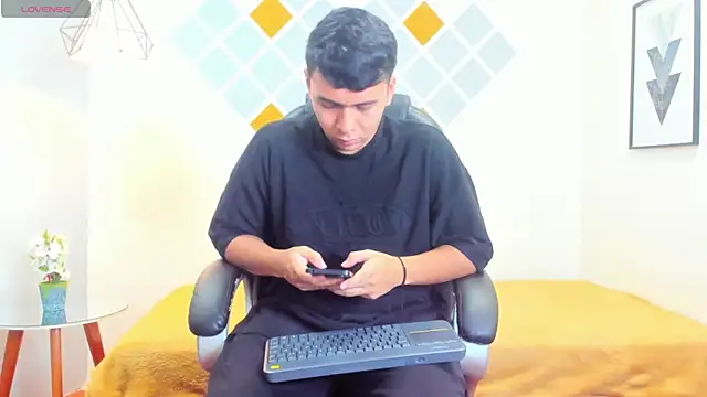 Snapshot of titanxero chatting on October 4, 2025, 11:34 am titanxero online show from October 4, 2025, 11:34 am