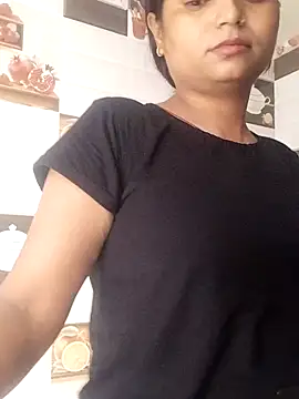 Hot-Pooja25 online show from April 26, 2026, 2:09 am