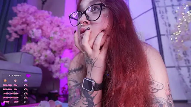 Snapshot of hot_Milena chatting on October 3, 2025, 9:49 pm hot Milena online show from October 3, 2025, 9:49 pm