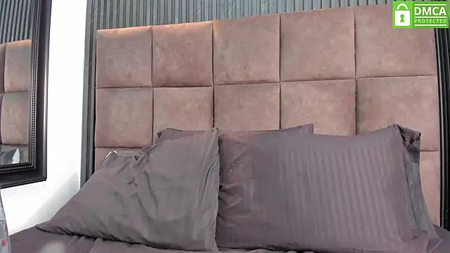 Sussy Vixen online show from September 22, 2025, 8:15 pm