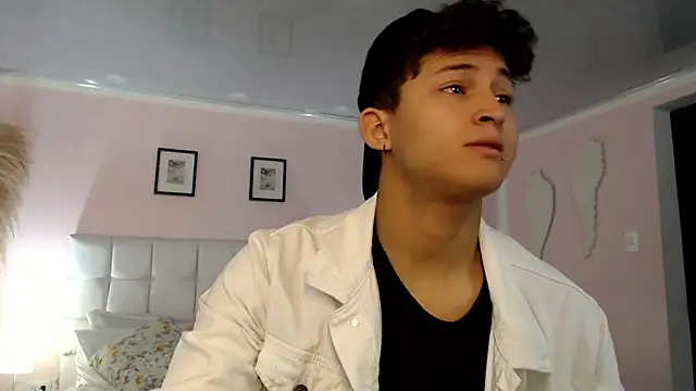 Snapshot of Axel_savage chatting on September 24, 2025, 12:11 pm Axel savage online show from September 24, 2025, 12:11 pm