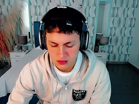 Axel savage online show from November 14, 2025, 12:09 pm