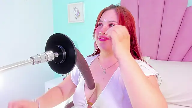 Snapshot of alana_glasses chatting on November 23, 2025, 12:04 pm alana glasses online show from November 23, 2025, 12:04 pm