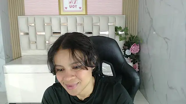 Snapshot of catalina5_s chatting on March 21, 2026, 3:19 am catalina5 s online show from March 21, 2026, 3:19 am