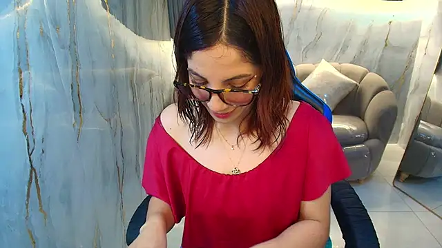 Snapshot of nadia_r_ chatting on June 28, 2026, 12:22 pm nadia r online show from June 28, 2026, 12:22 pm