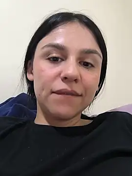 Snapshot of Daniela-rosee chatting on May 27, 2026, 11:45 pm Daniela-rosee online show from May 27, 2026, 11:45 pm