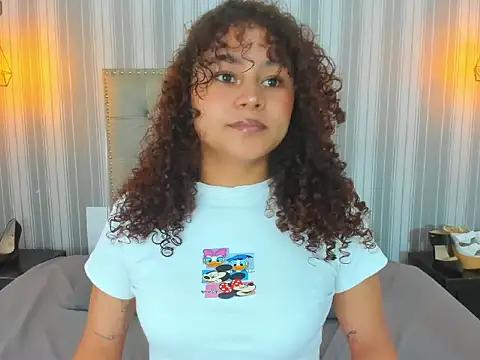 Snapshot of Sofiapassionne chatting on March 10, 2026, 1:48 pm Sofiapassionne online show from March 10, 2026, 1:48 pm