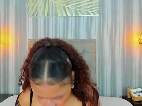 Snapshot of Sofiapassionne chatting on April 6, 2026, 1:56 pm Sofiapassionne online show from April 6, 2026, 1:56 pm