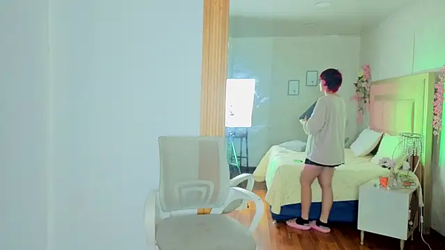 Snapshot of RobinBennett chatting on February 1, 2026, 12:25 pm RobinBennett online show from February 1, 2026, 12:25 pm