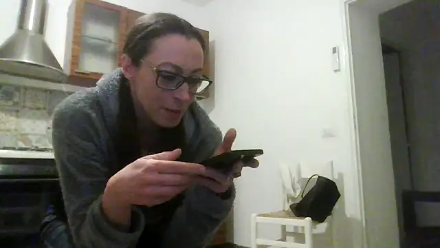 Astrid3 online show from December 17, 2025, 10:48 pm